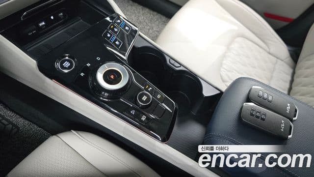 Kia Sportage 2022 — ფოტო 8/20