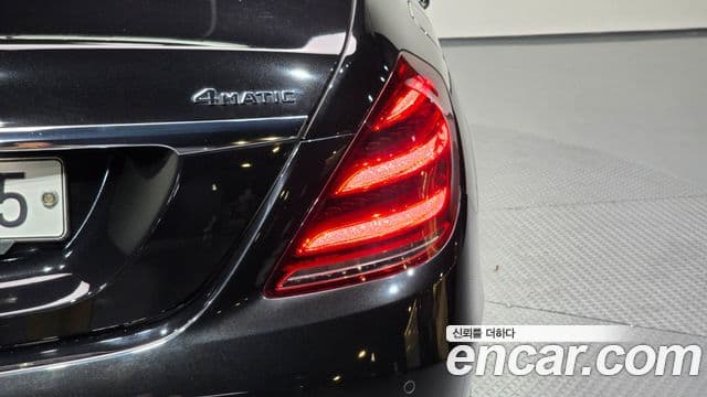 Mercedes-Benz S-Class 2018 — Photo 1/38