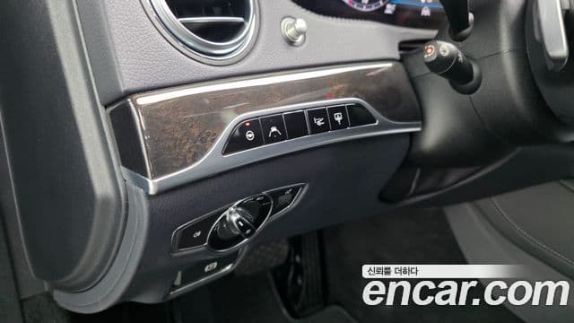 Mercedes-Benz S-Class 2018 — Photo 36/38