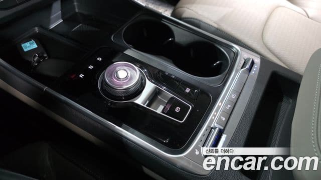 Kia Carnival 2025 — фото 9 из 20