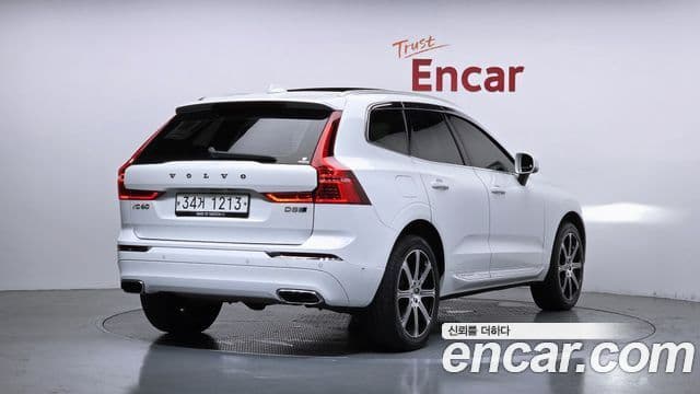 Volvo XC60 2018 — ფოტო 2/20