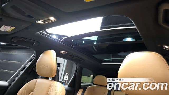 Volvo XC60 2018 — ფოტო 19/20