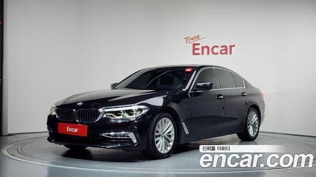 BMW 5 Series 2018 — ფოტო 1/20