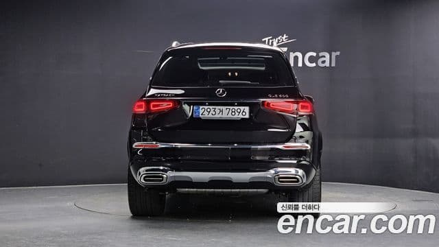 Mercedes-Benz GLS-Class 2023 — Photo 27/31