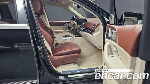 Mercedes-Benz GLS-Class 2023 — Photo 18/31