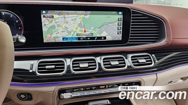 Mercedes-Benz GLS-Class 2023 — Photo 12/31