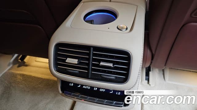 Mercedes-Benz GLS-Class 2023 — Photo 29/31