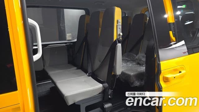Hyundai Staria 2025 — Şəkil 12/20