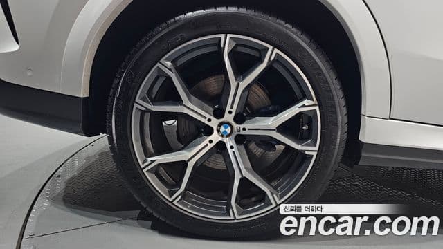 BMW X6 2022 — ფოტო 12/38
