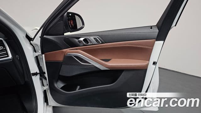 BMW X6 2022 — ფოტო 26/38