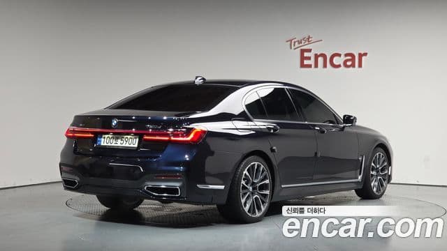BMW 7 Series 2021 — ფოტო 2/20