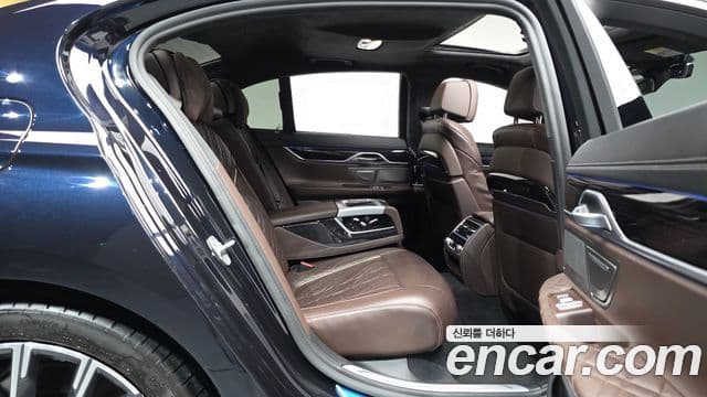 BMW 7 Series 2021 — ფოტო 11/20