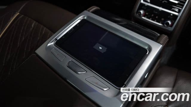BMW 7 Series 2021 — ფოტო 17/20