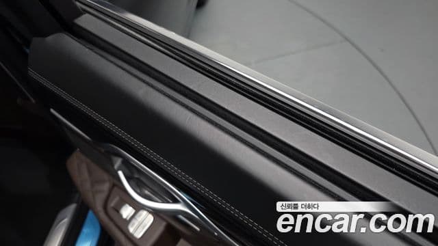 BMW 7 Series 2021 — ფოტო 34/40