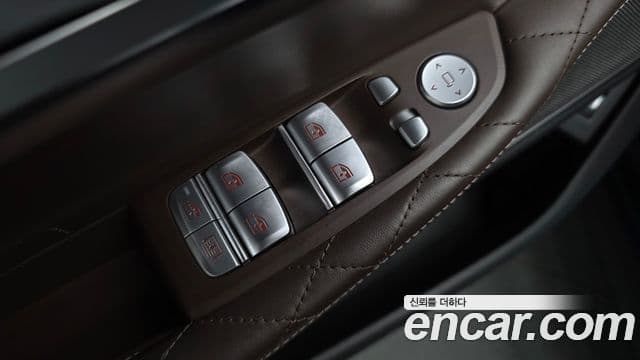 BMW 7 Series 2021 — ფოტო 35/40