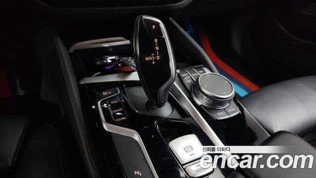 BMW 5 Series 2020 — фото 9 из 20