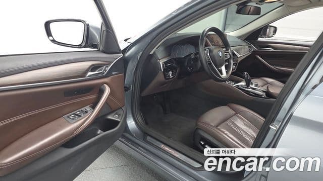 BMW 5 Series 2019 — Şəkil 10/20