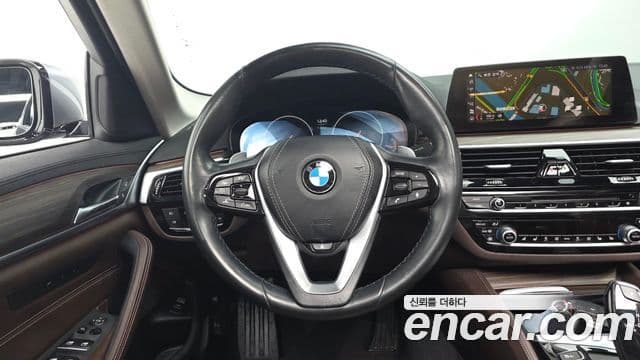 BMW 5 Series 2019 — Şəkil 12/20