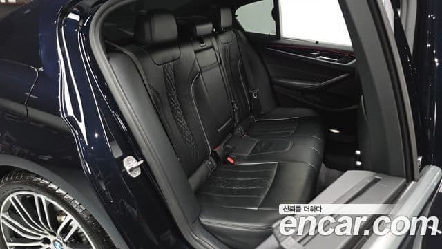 BMW 5 Series 2020 — Şəkil 12/20