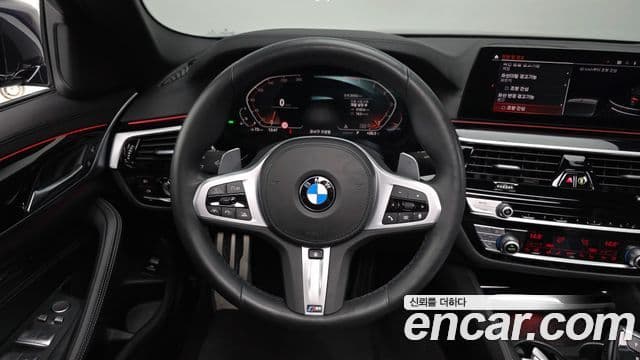 BMW 5 Series 2020 — фото 14 из 20