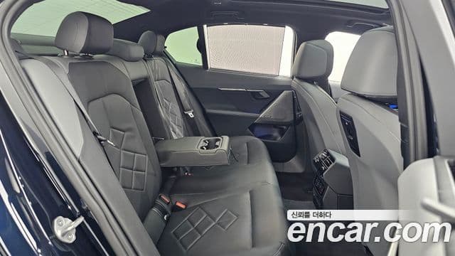 BMW 5 Series 2025 — ფოტო 12/20