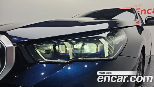 BMW 5 Series 2025 — Photo 29/33