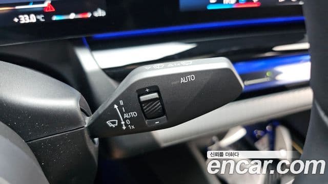 BMW 5 Series 2025 — Photo 19/33