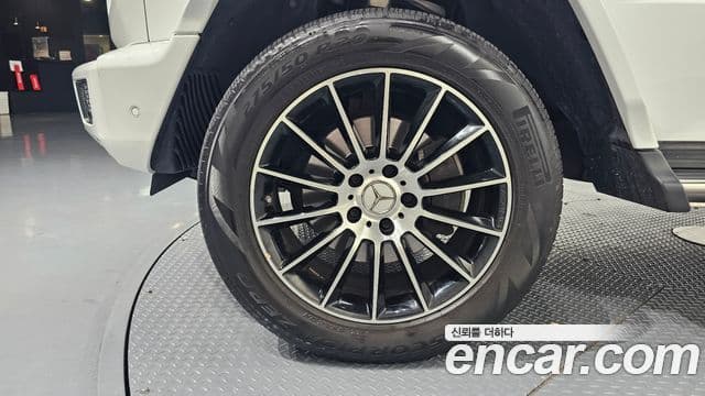 Mercedes-Benz G-Class 2023 — Photo 22/33