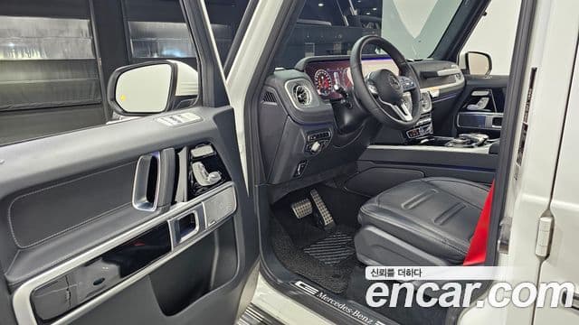 Mercedes-Benz G-Class 2023 — Photo 31/33