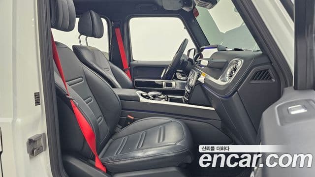 Mercedes-Benz G-Class 2023 — Photo 10/33