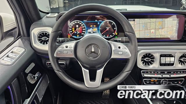 Mercedes-Benz G-Class 2023 — Photo 30/33