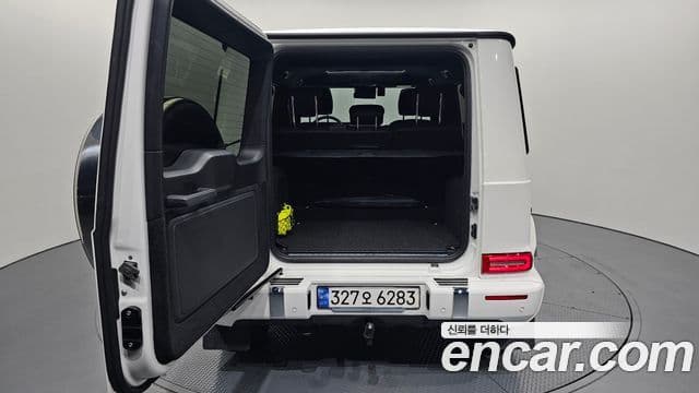 Mercedes-Benz G-Class 2023 — Photo 18/33