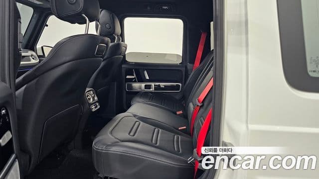 Mercedes-Benz G-Class 2023 — Photo 1/33
