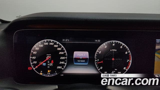 Mercedes-Benz E-Class 2019 — ფოტო 8/20