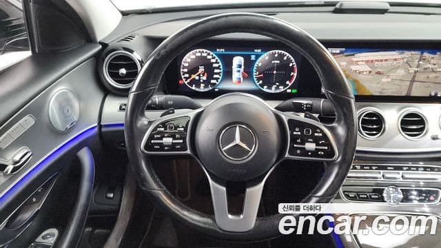 Mercedes-Benz E-Class 2019 — ფოტო 13/20