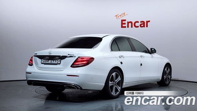 Mercedes-Benz E-Class 2019 — фото 2 из 20