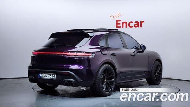 Porsche Macan 2020 — ფოტო 2/20