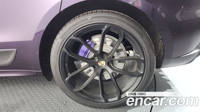 Porsche Macan 2020 — Photo 8/34