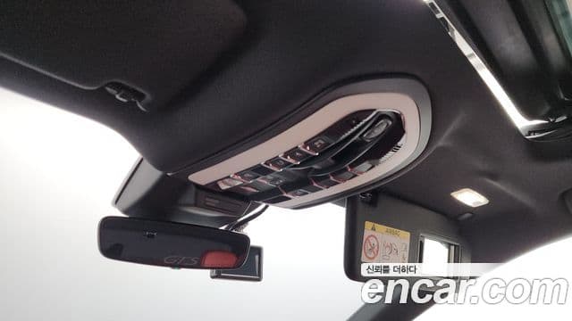 Porsche Macan 2020 — Photo 24/34