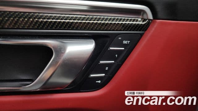 Porsche Macan 2020 — Photo 25/34
