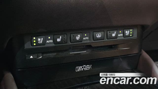 Lexus ES300h 2019 — ფოტო 18/20