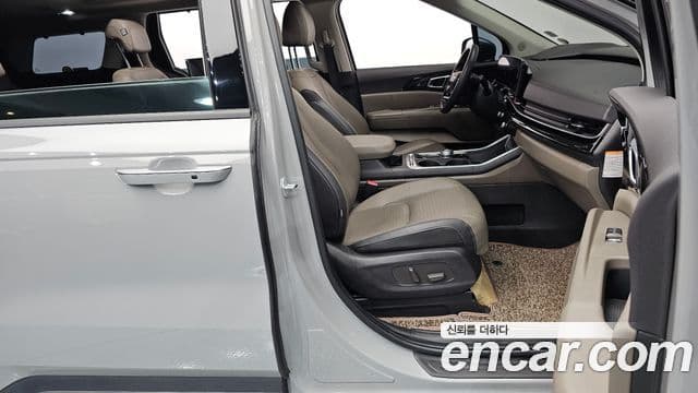 Kia Carnival 2024 — Şəkil 13/30
