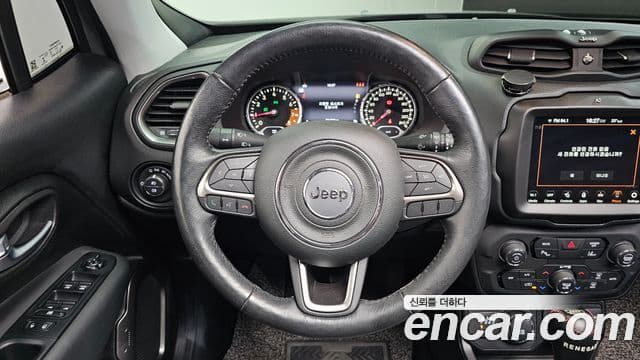 Jeep Renegade 2019 — Фото 13/20