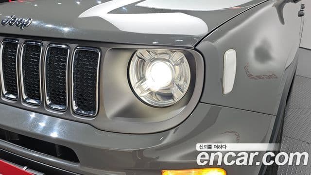 Jeep Renegade 2019 — ფოტო 37/38