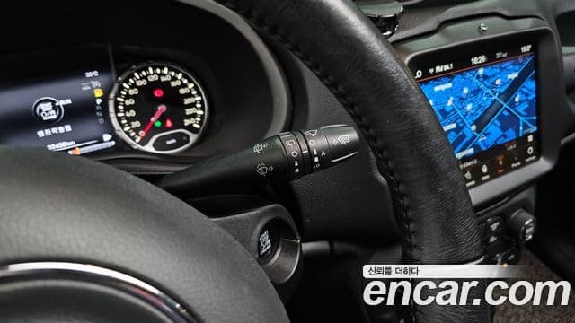 Jeep Renegade 2019 — ფოტო 11/38