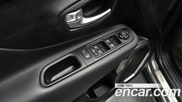 Jeep Renegade 2019 — ფოტო 7/38