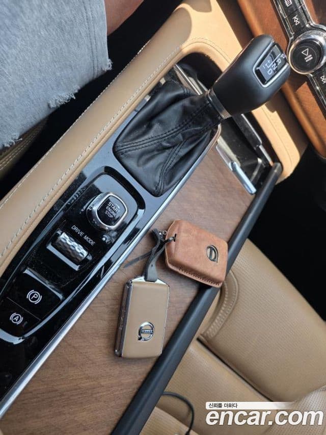 Volvo XC90 2019 — Şəkil 9/10