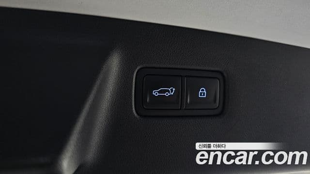 Hyundai Santa Fe 2023 — Şəkil 17/20