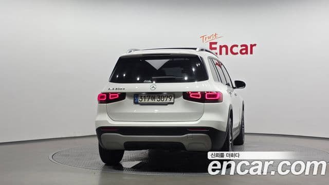 Mercedes-Benz GLB-Class 2021 — ფოტო 4/20