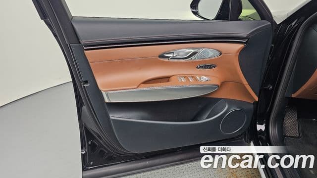 Genesis GV70 2023 — Şəkil 13/31